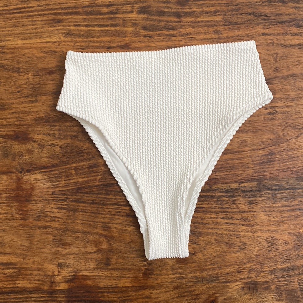 🌼 NWOT H&M high waisted bikini bottoms